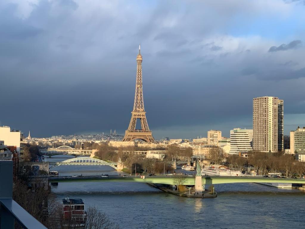 Appartement Vue Tour Eiffel Paris 16 Eme Exterior photo